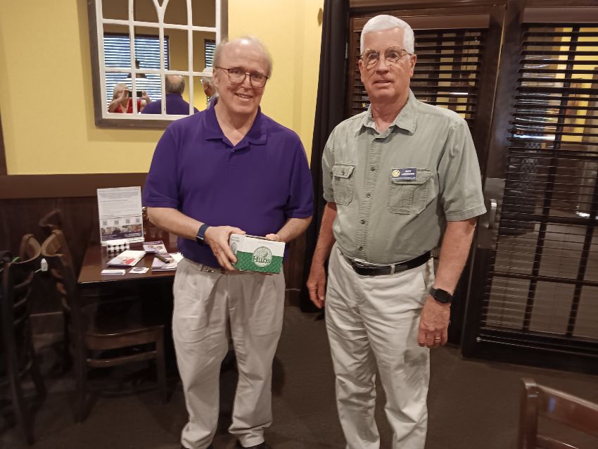 Robert Paine and Civitan President-elect Roy Leonard